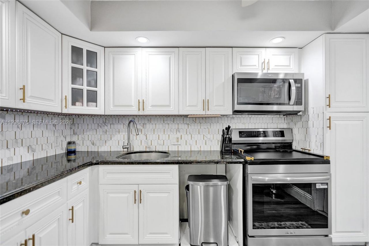 2651 S Course Dr, Unit 410, Pompano Beach, FL 33069 Photo