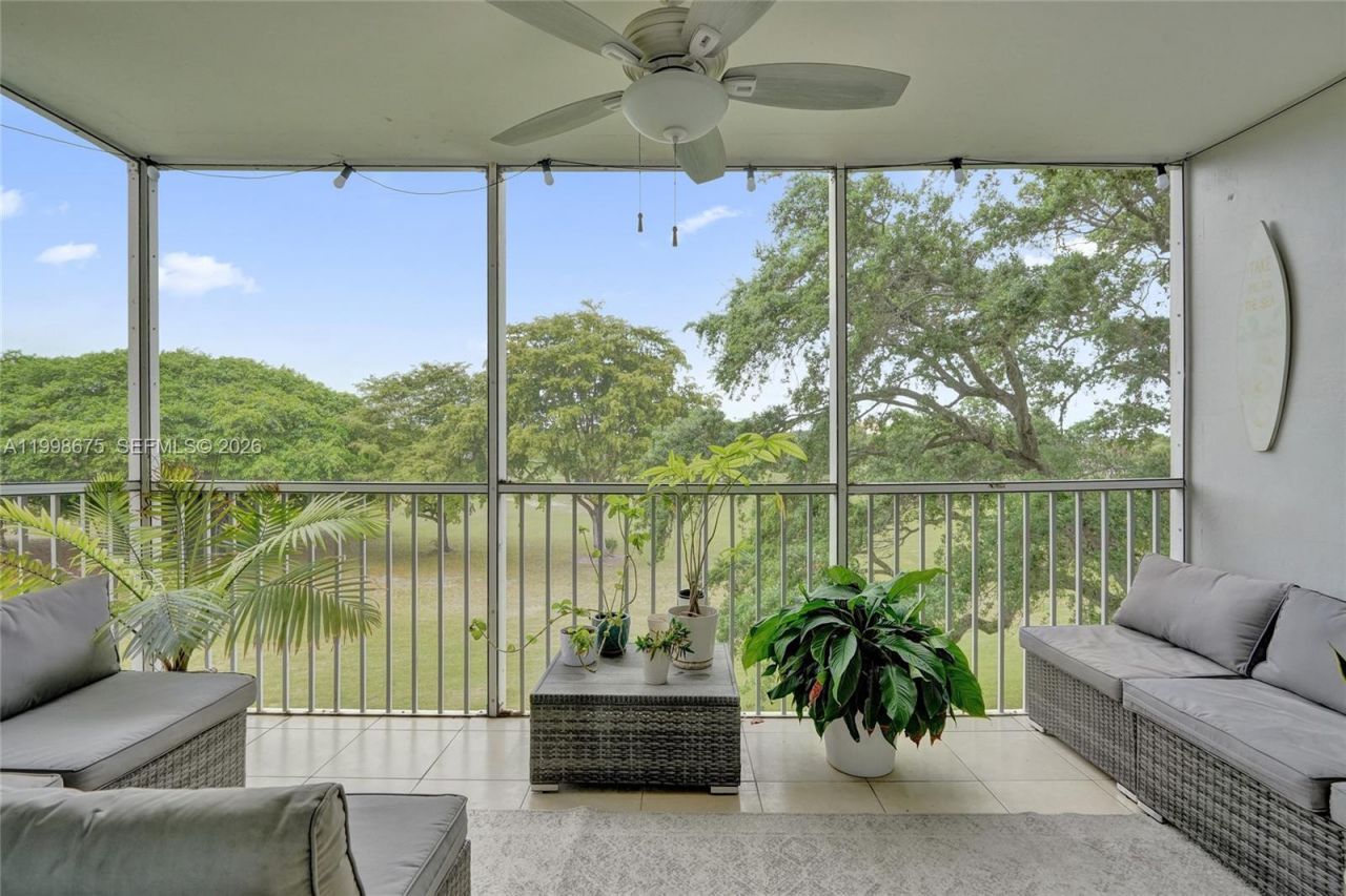 2651 S Course Dr, Unit 410, Pompano Beach, FL 33069 Photo
