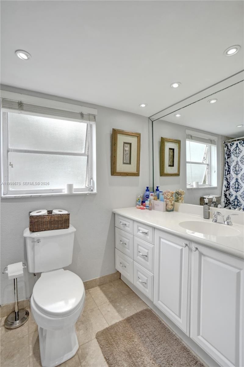 2651 S Course Dr, Unit 410, Pompano Beach, FL 33069 Photo