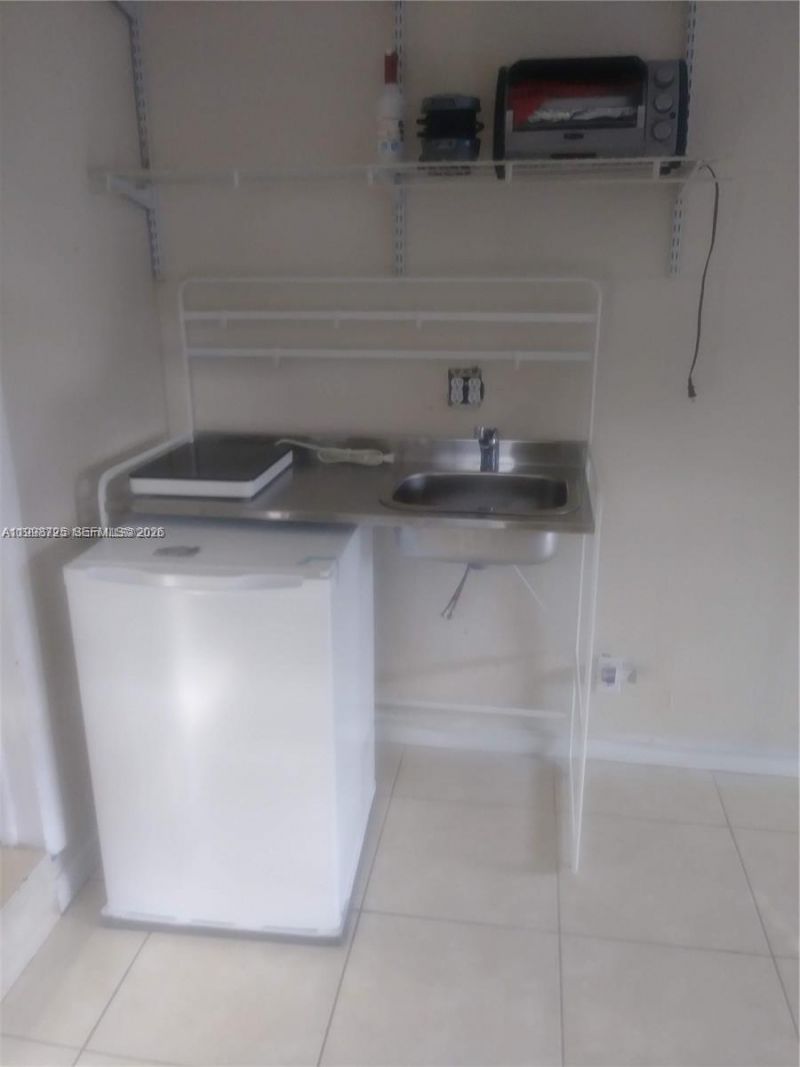 **** Thomas St, Unit 1, Hollywood, FL 33021 Photo