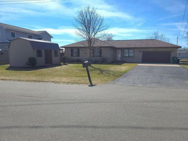 102 Dockside Drive, Houghton Lake, MI 48629