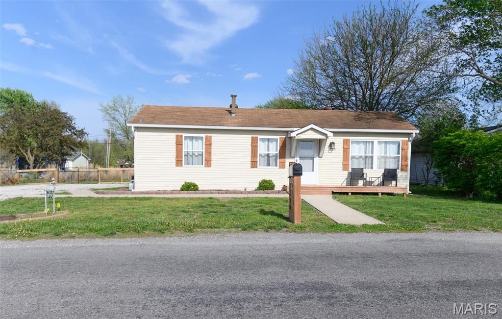 4500 Lake Drive, Granite City, IL 62040 Main Photo