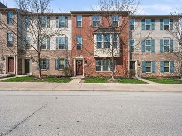 1410 Hopkins Avenue, Lakewood, OH 44107