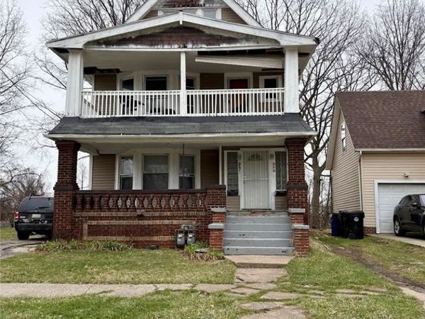957 Parkway Road , Cleveland, OH 44108