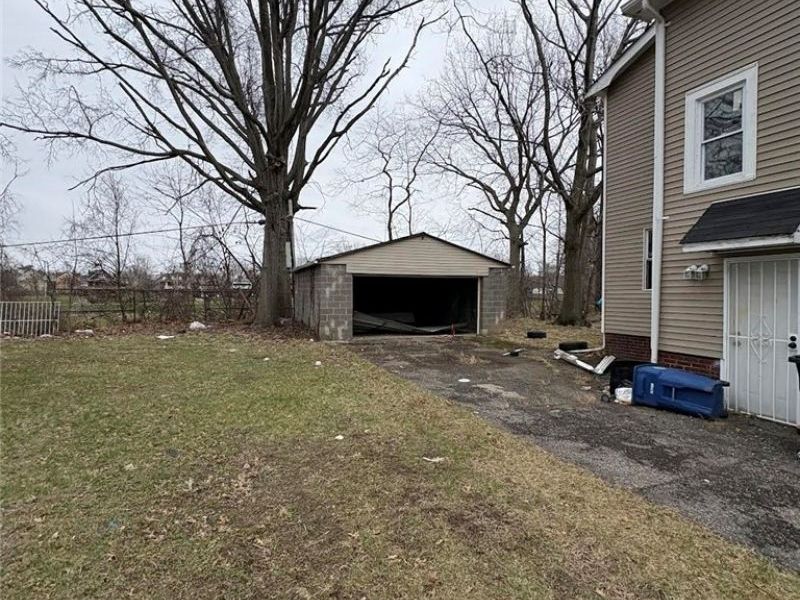 957 Parkway Road, Cleveland, OH 44108 Photo 2