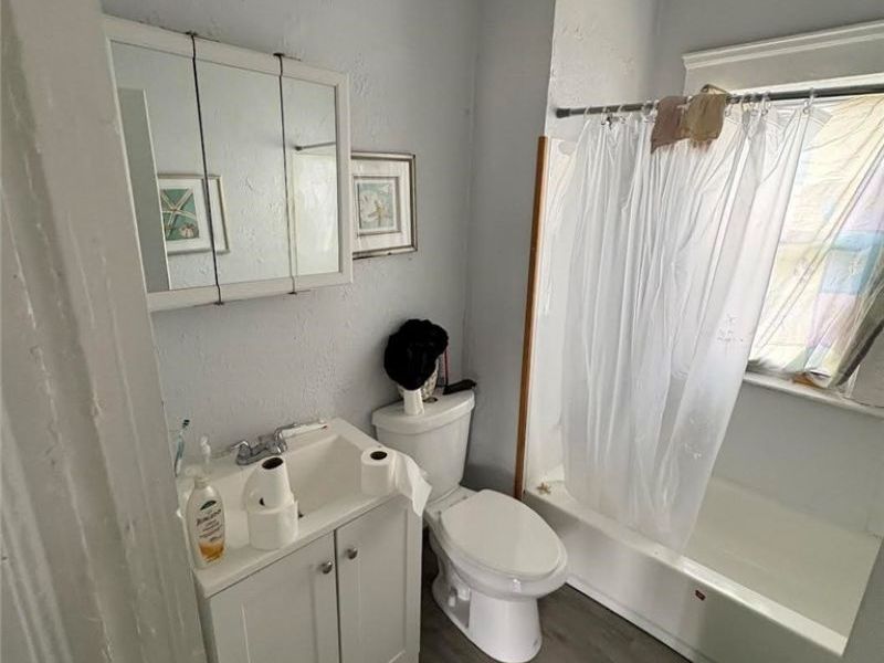 957 Parkway Road, Cleveland, OH 44108 Photo 5