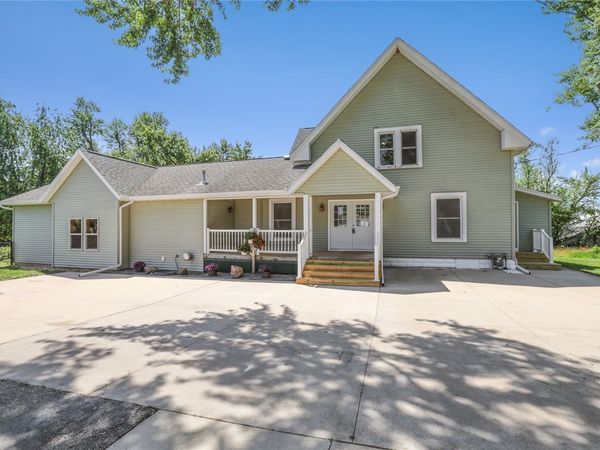 5705 Beverly Road SW, Cedar Rapids, IA 52404