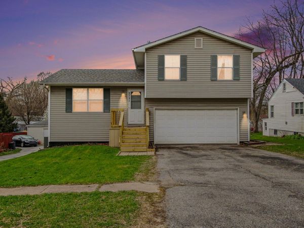 2734 Locust Street, Portage, IN 46368