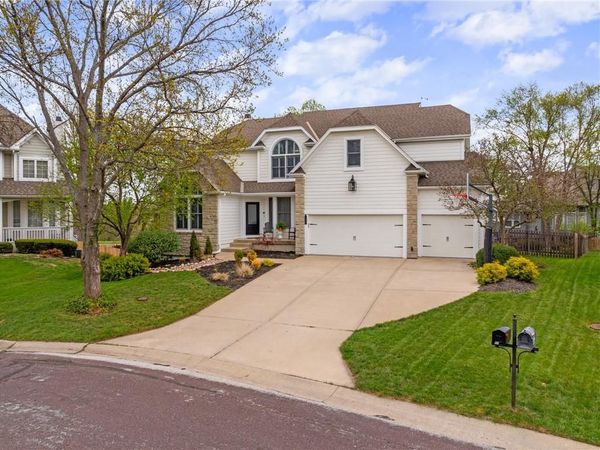 5209 W 161st Street, Stilwell, KS 66085