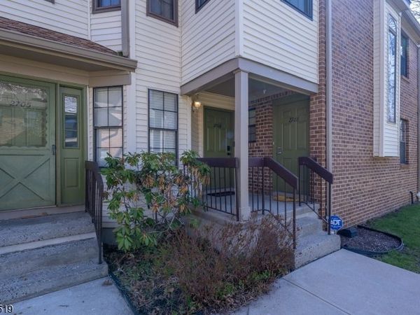 2706 Lighthouse Ln, Sayreville, NJ 08859