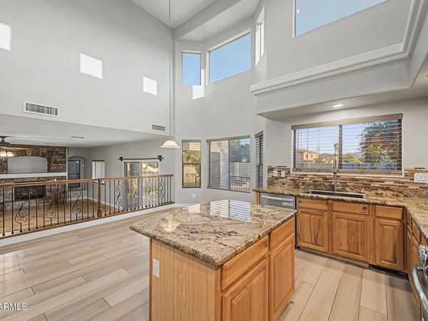 8013 W CROWN KING Road, Phoenix, AZ 85043