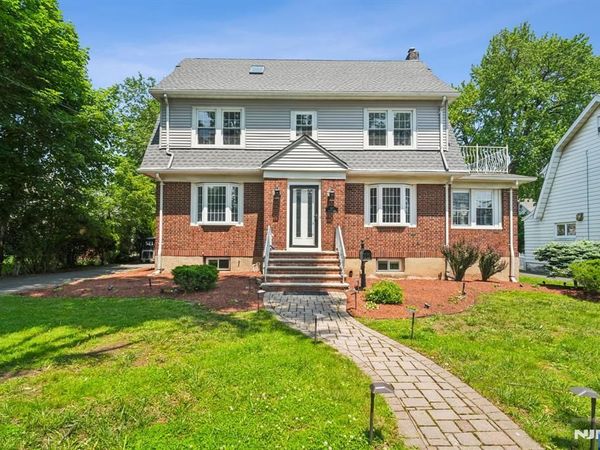 217 Grayson Place, TEANECK, NJ 07666
