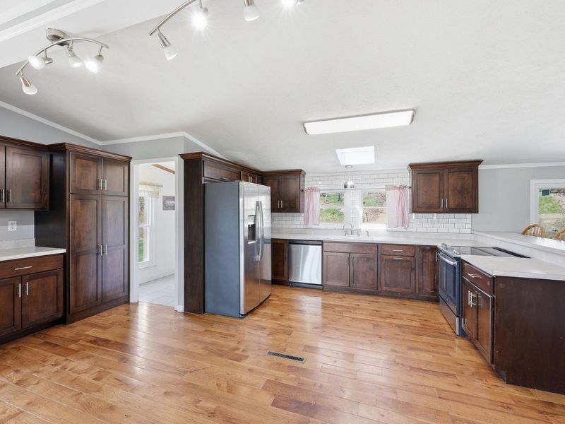 16260 Sycamore Road, Mount Vernon, OH 43050 Photo 12