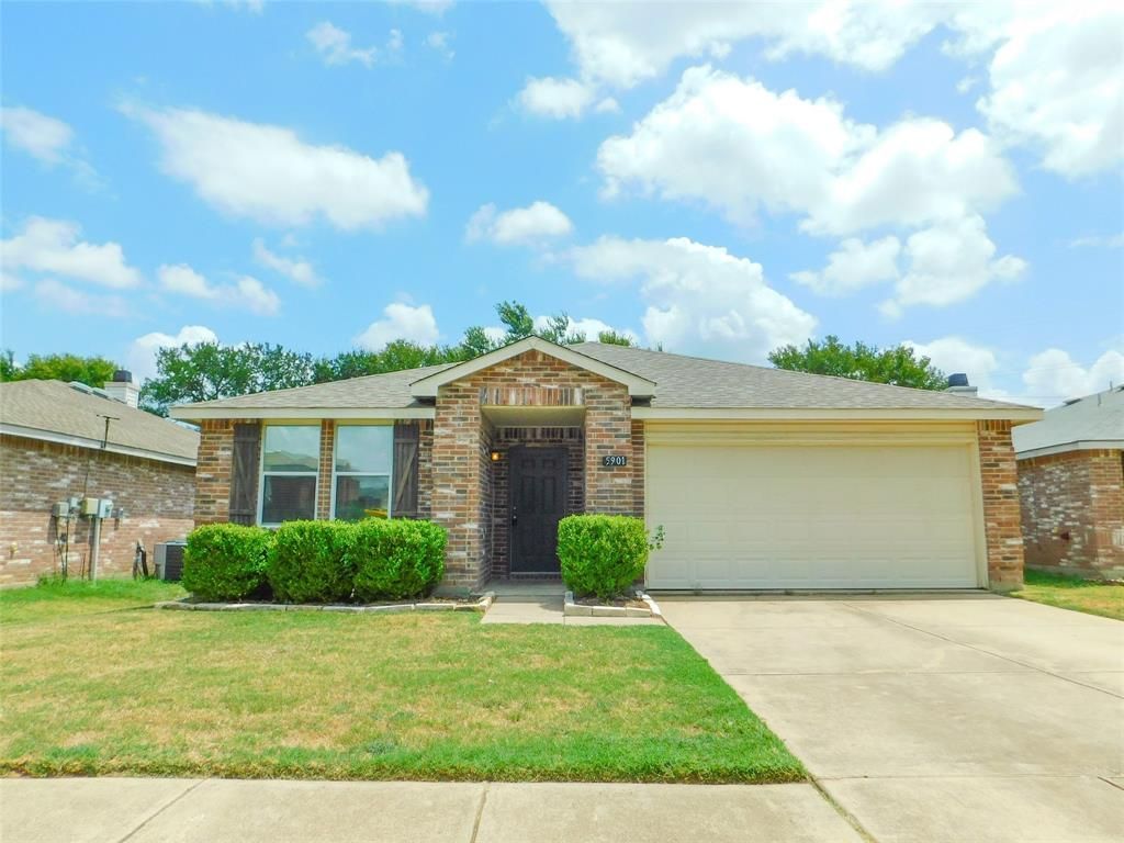 5901 Thoroughbred Trail, Denton, TX 76210 Main Photo