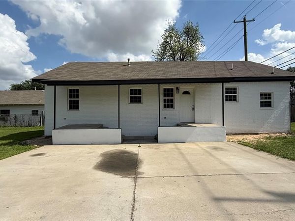 1321 Denver Avenue, Fort Worth, TX 76164