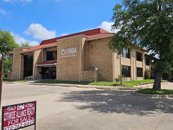 901 Waterfall Way, Richardson, TX 75080