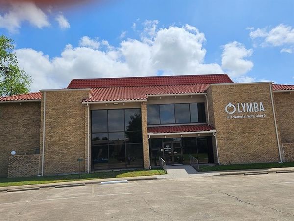 901 Waterfall Way, Richardson, TX 75080