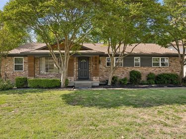 8049 Woodhue Road, Dallas, TX 75228