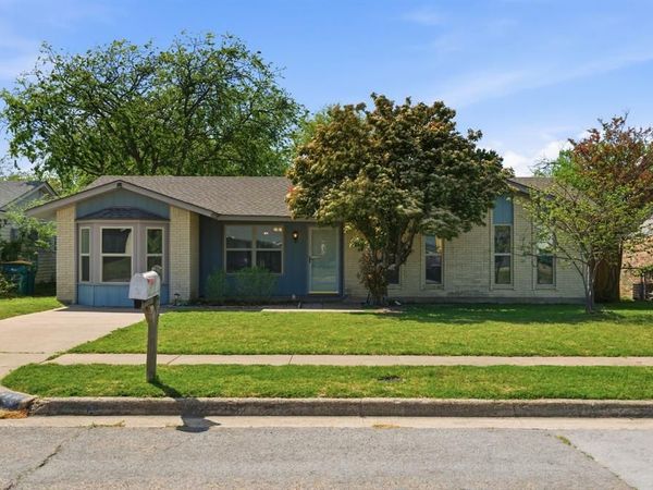 728 Lisa Lane , Cedar Hill, TX 75104