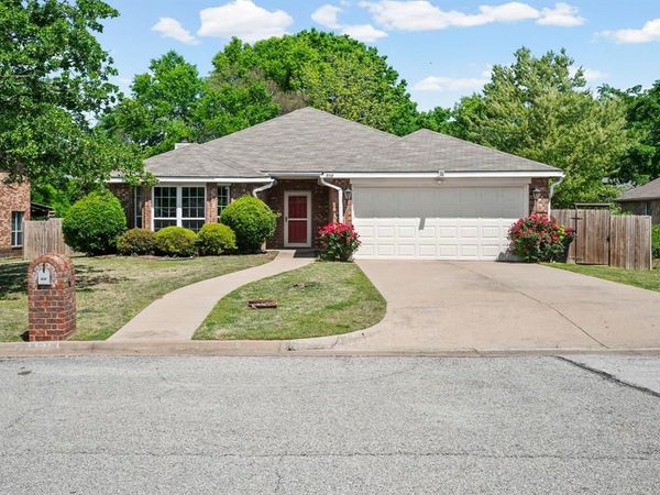 512 Baylor Drive , Greenville, TX 75402