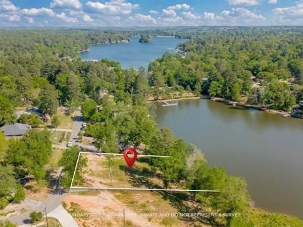 1217 Chateau Lane, Unit B, Lindale, TX 75771