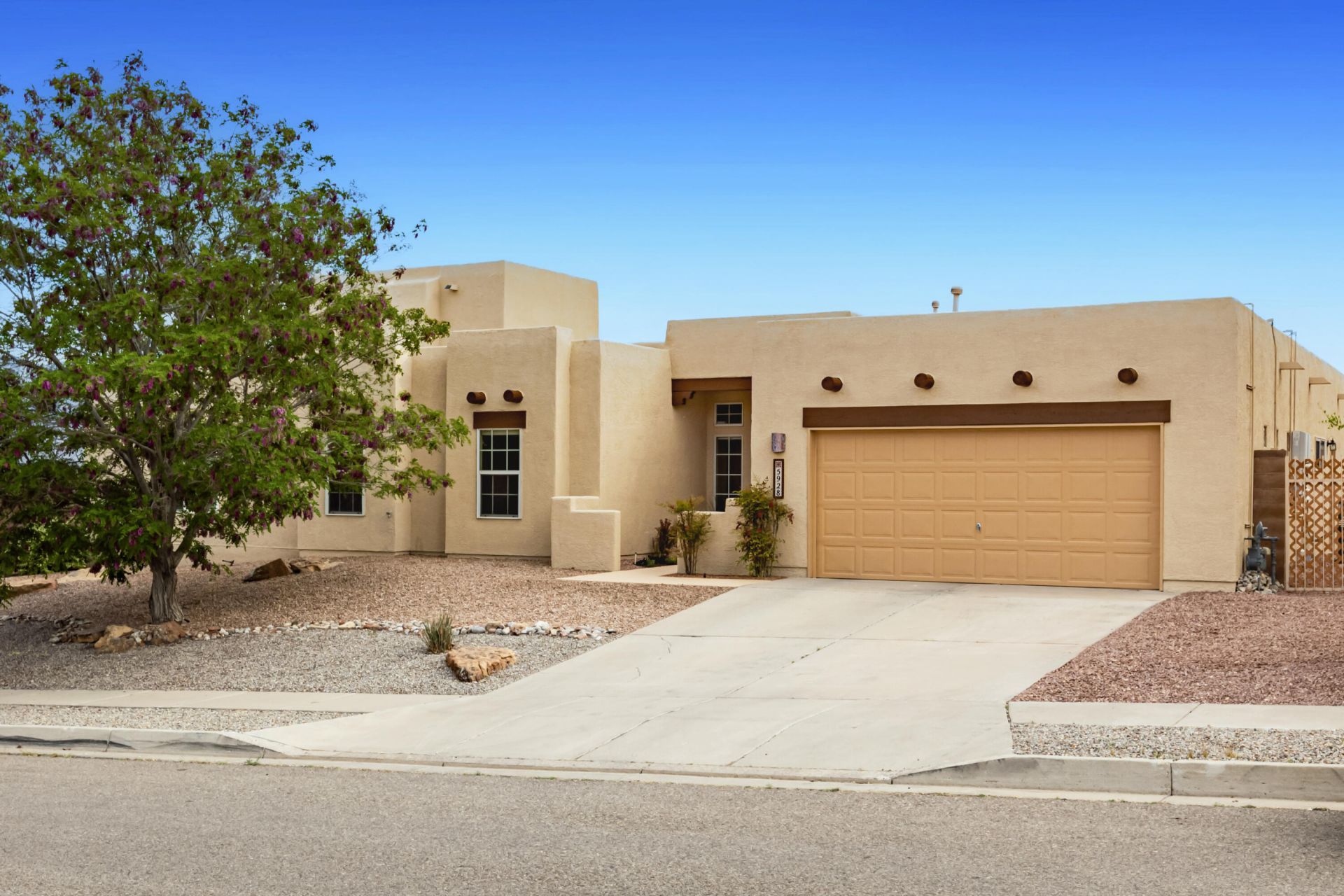 5928 Chaco Loop Ne, Rio Rancho, NM 87144 Main Photo
