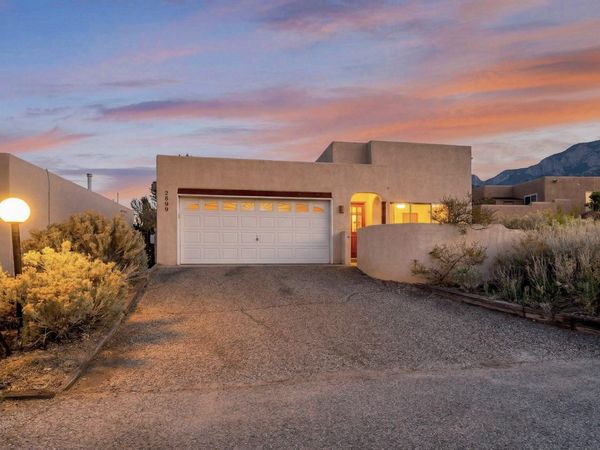 2809 Tramway Circle NE, Albuquerque, NM 87122