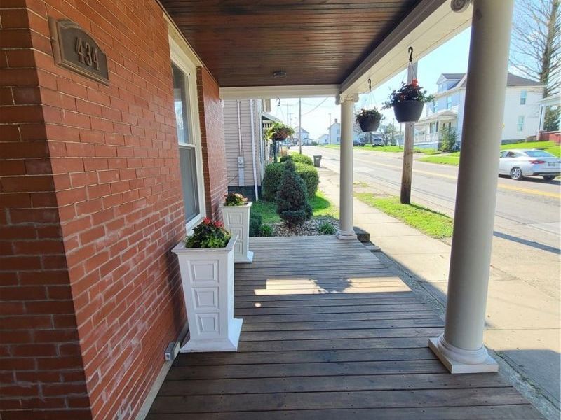 434 E Main Street, Barnesville, OH 43713 Photo 3