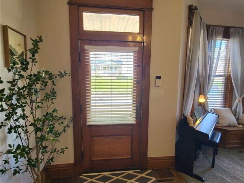 434 E Main Street, Barnesville, OH 43713 Photo 5