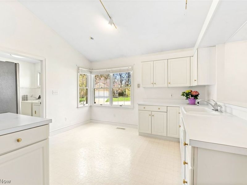 447 Armante Court, Akron, OH 44313 Photo 13