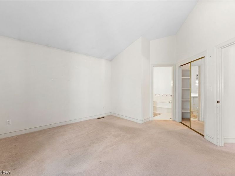 447 Armante Court, Akron, OH 44313 Photo 18