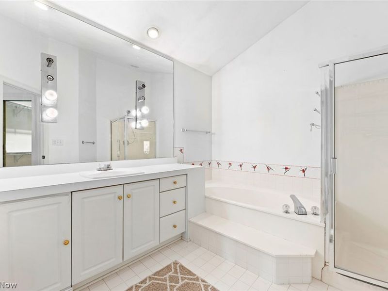 447 Armante Court, Akron, OH 44313 Photo 20