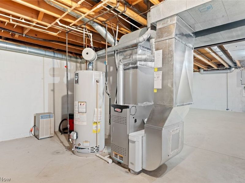 447 Armante Court, Akron, OH 44313 Photo 26