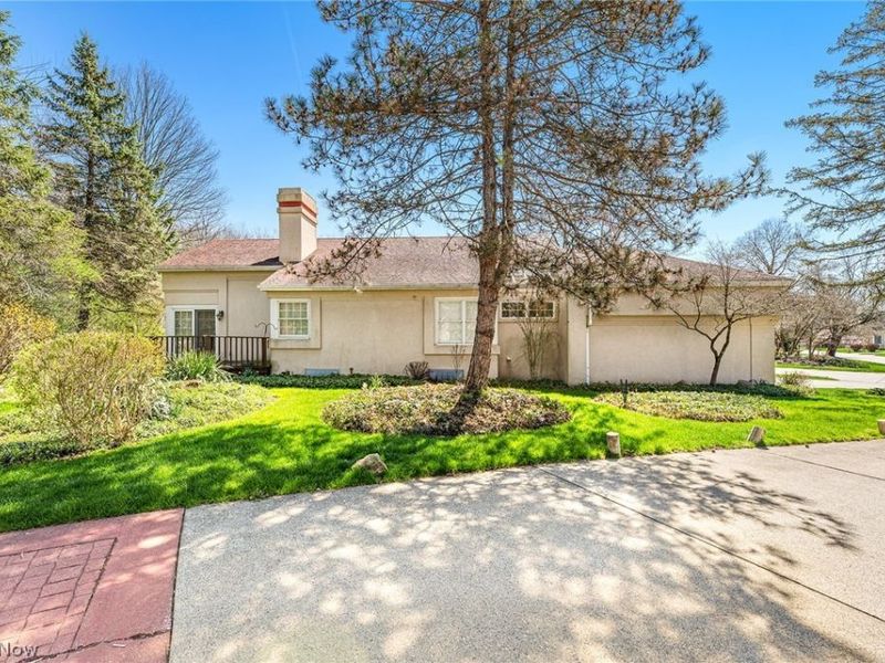 447 Armante Court, Akron, OH 44313 Photo 32