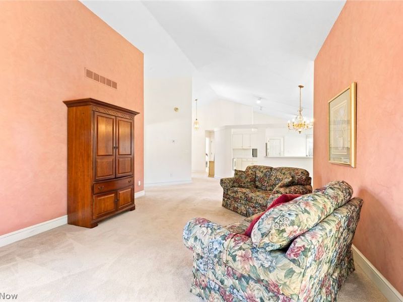 447 Armante Court, Akron, OH 44313 Photo 5