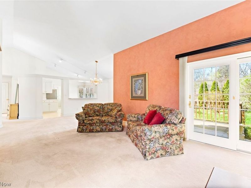 447 Armante Court, Akron, OH 44313 Photo 6