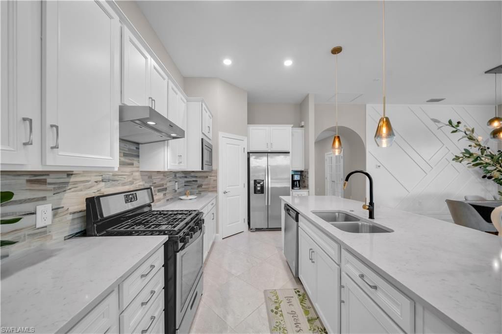 19649 Aqua View Ln, Fort Myers, FL 33913 Photo