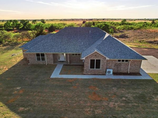 15637 S County Road 207 Road, Blair, OK 73526