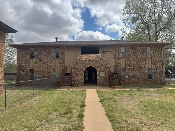 1338 N Washington Avenue, Weatherford, OK 73096