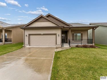 6915 N 142nd Avenue , Omaha, NE 68114