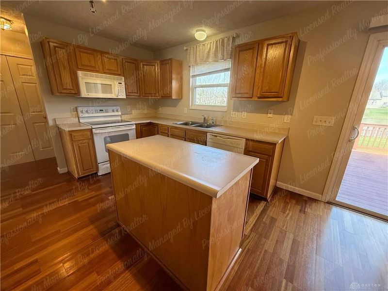 2348 Hazelnut Drive, Fairborn, OH 45324 Photo 14