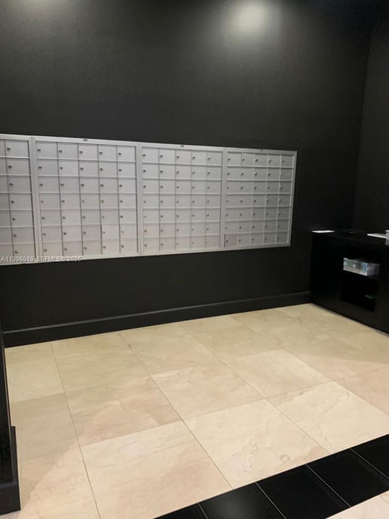350 NE 24th St, Unit 609, Miami, FL 33137 Photo