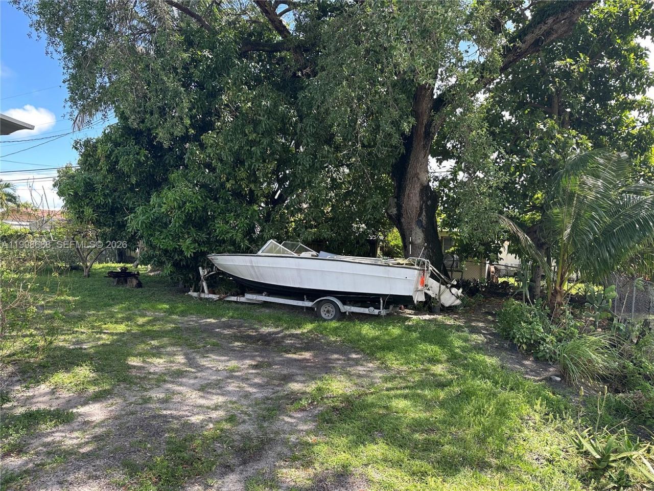 900 NW 75th St, Miami, FL 33150 Photo