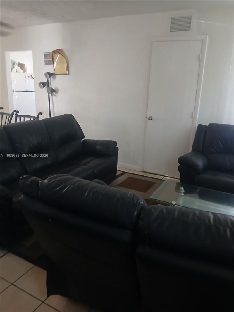 900 NW 75th St, Miami, FL 33150 Photo