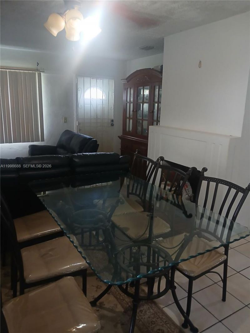 900 NW 75th St, Miami, FL 33150 Photo