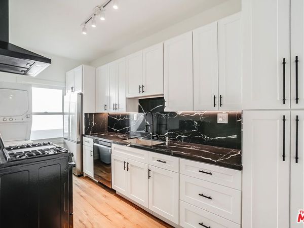 151 N Swall Drive, Unit 3, Beverly Hills, CA 90211