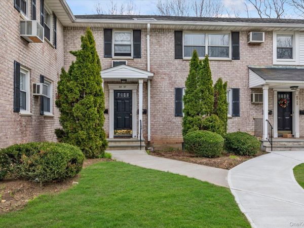 8237 Langdale Street, Unit 114A, New Hyde Park, NY 11040