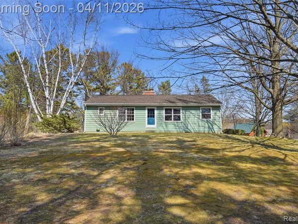 8520 Pontiac Trail, Salem Twp, MI 48178