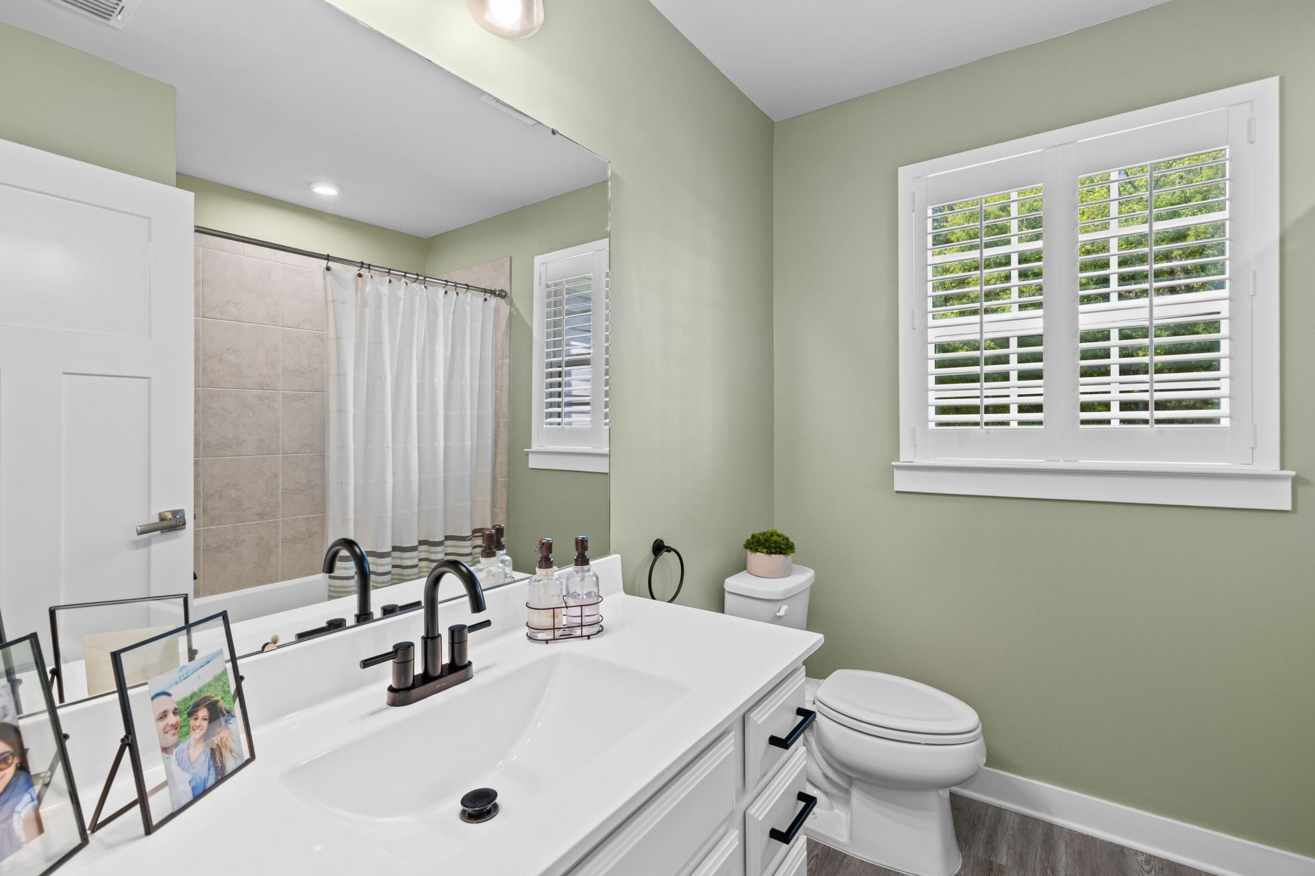 170 Country Oaks Lane Photo 24