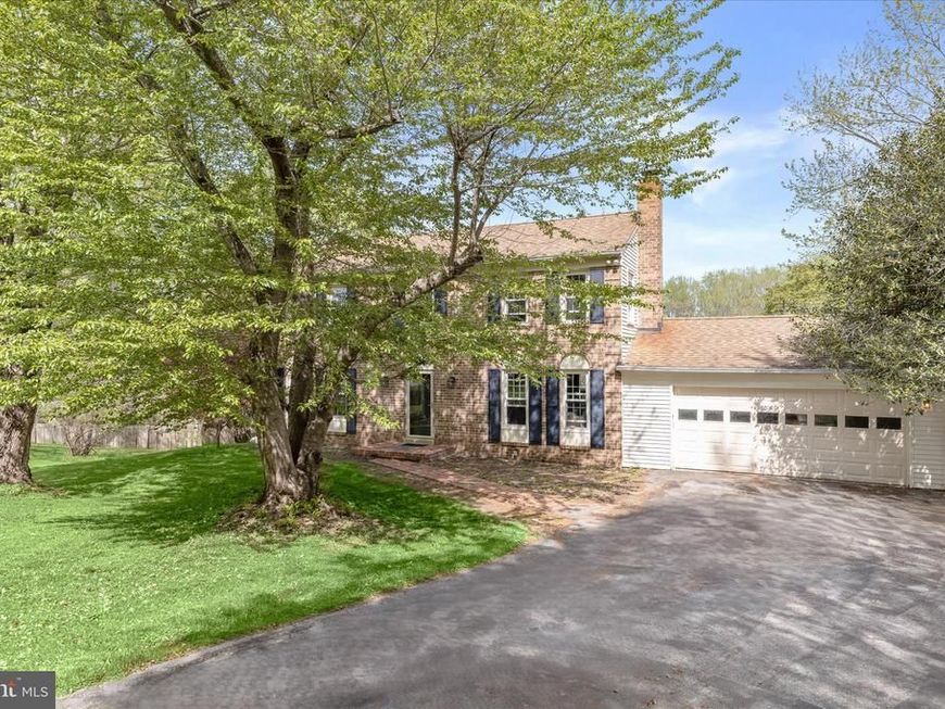 605 Roundtree Court, Sykesville, MD 21784 Main Photo